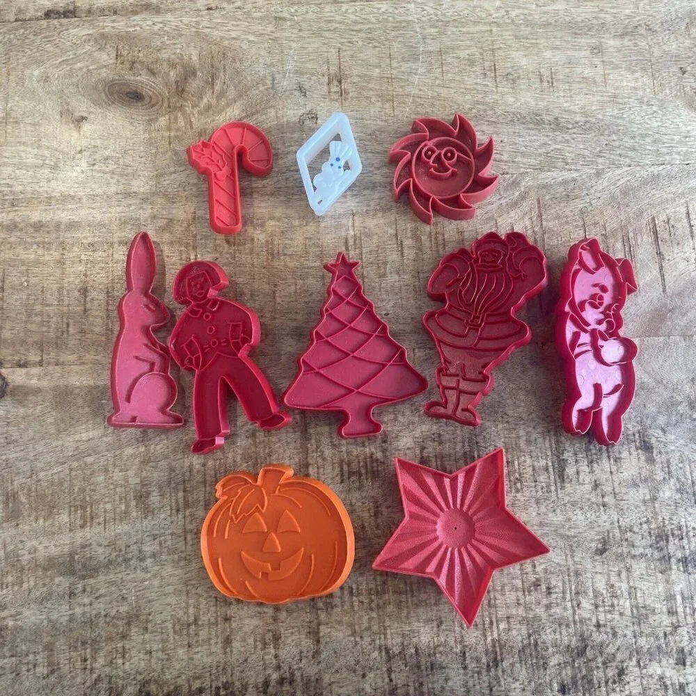 Vintage Red Holiday Cookie Cutters Pig Pumpkin Santa Rabbit Sun Star Christmas